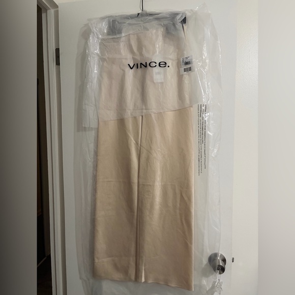 Pants - Picture 2 of 4